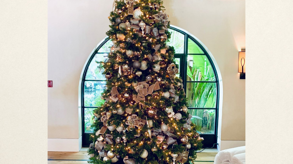 How To Decorate A Christmas Tree Like A Pro