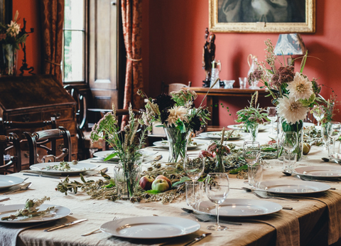Thanksgiving Blooms: Creating the Perfect Tablescape