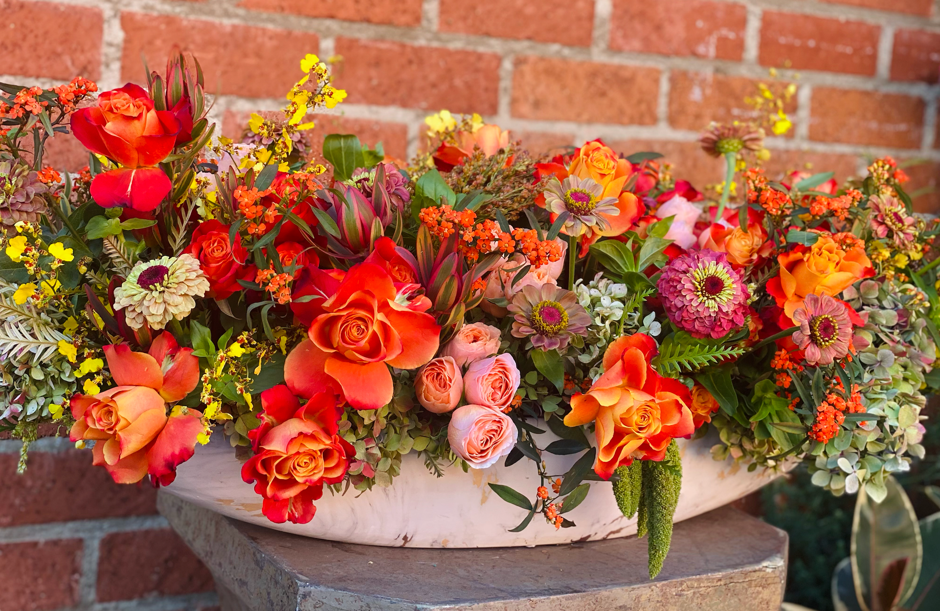 Friendsgiving Floral Ideas for a Mix and Mingle Party