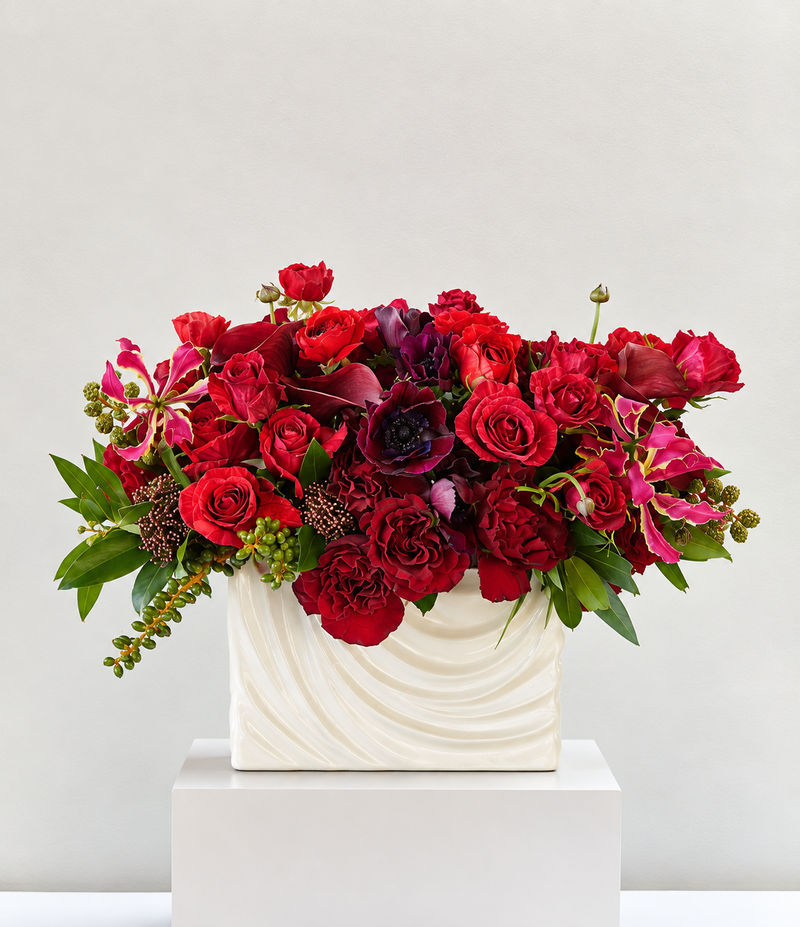 Romantic Love: Calla Lily & Roses Bouquet
